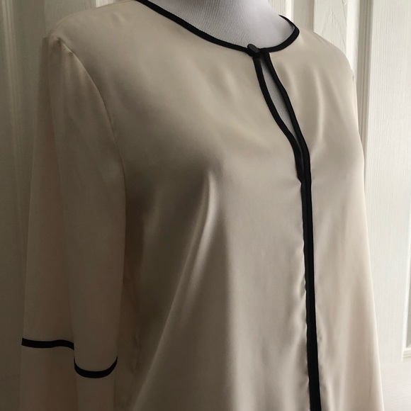 🎀 Donna Karan Crew Neck Blouse - Picture 4 of 5